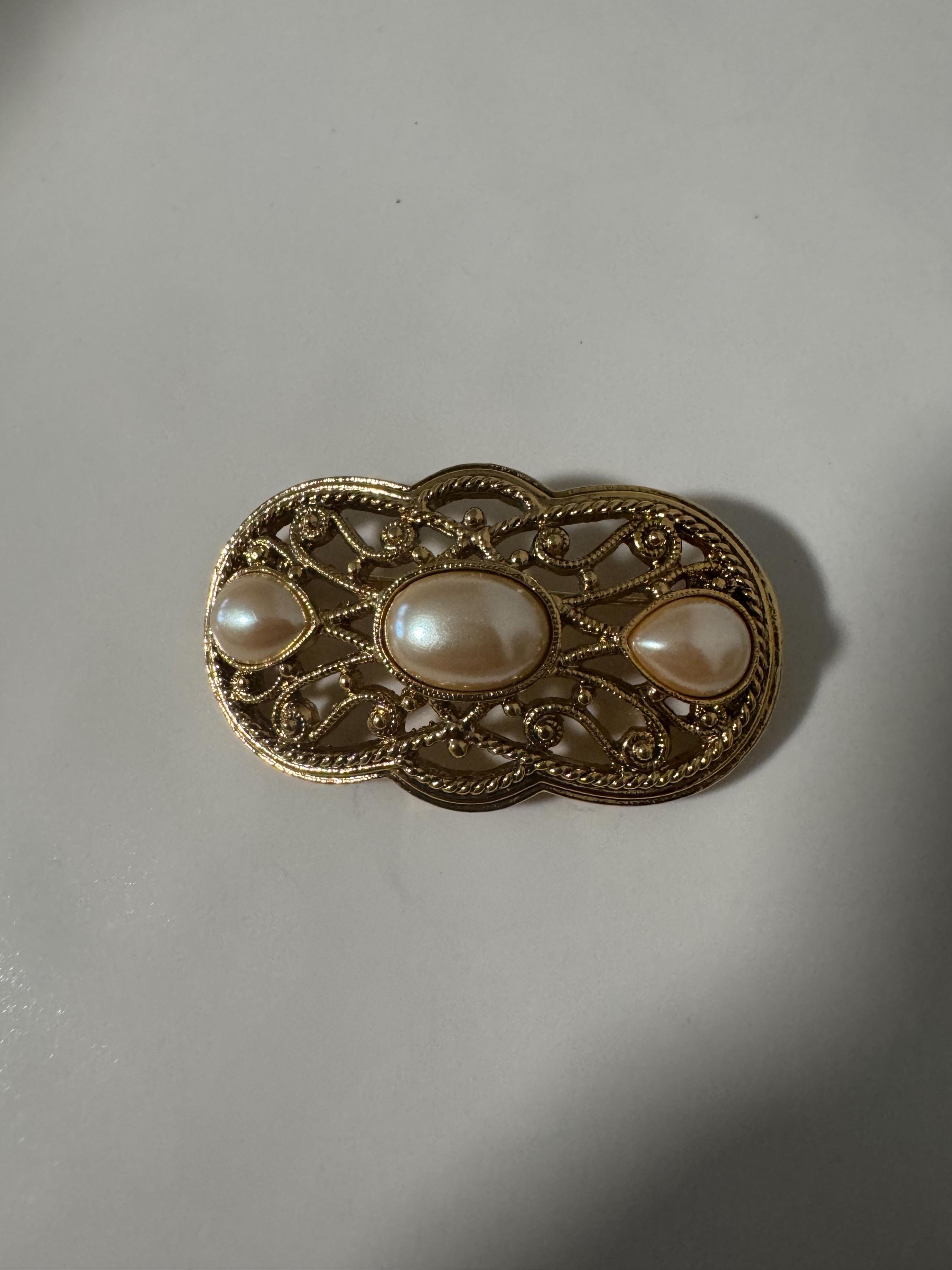 Vintage Brooch Filigree Scrolls Ropes Pearl Gold Plated